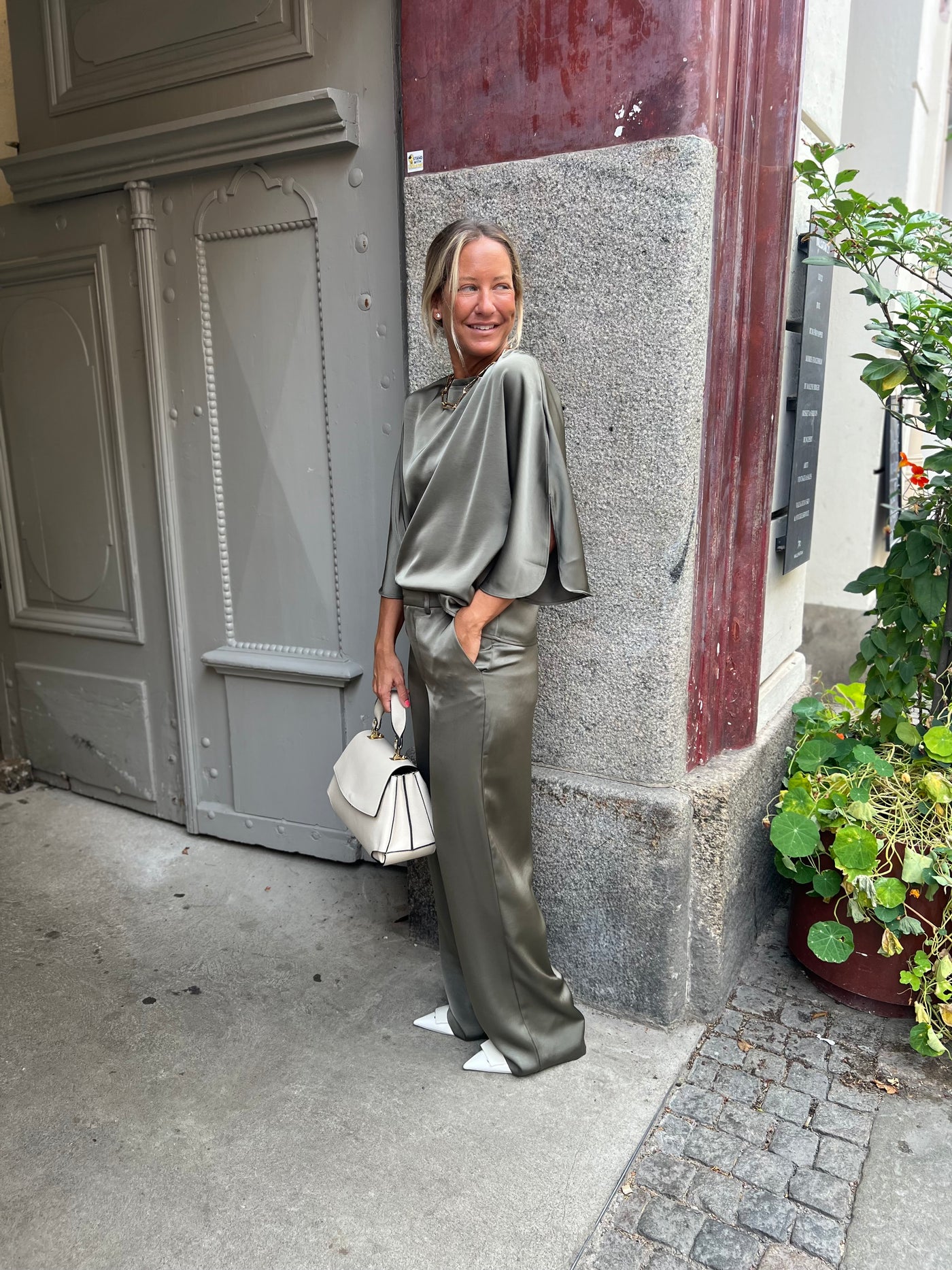 Liora Heavy Sateen Blous Army