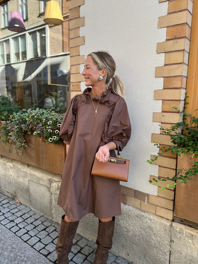 MillieGO dress Brown