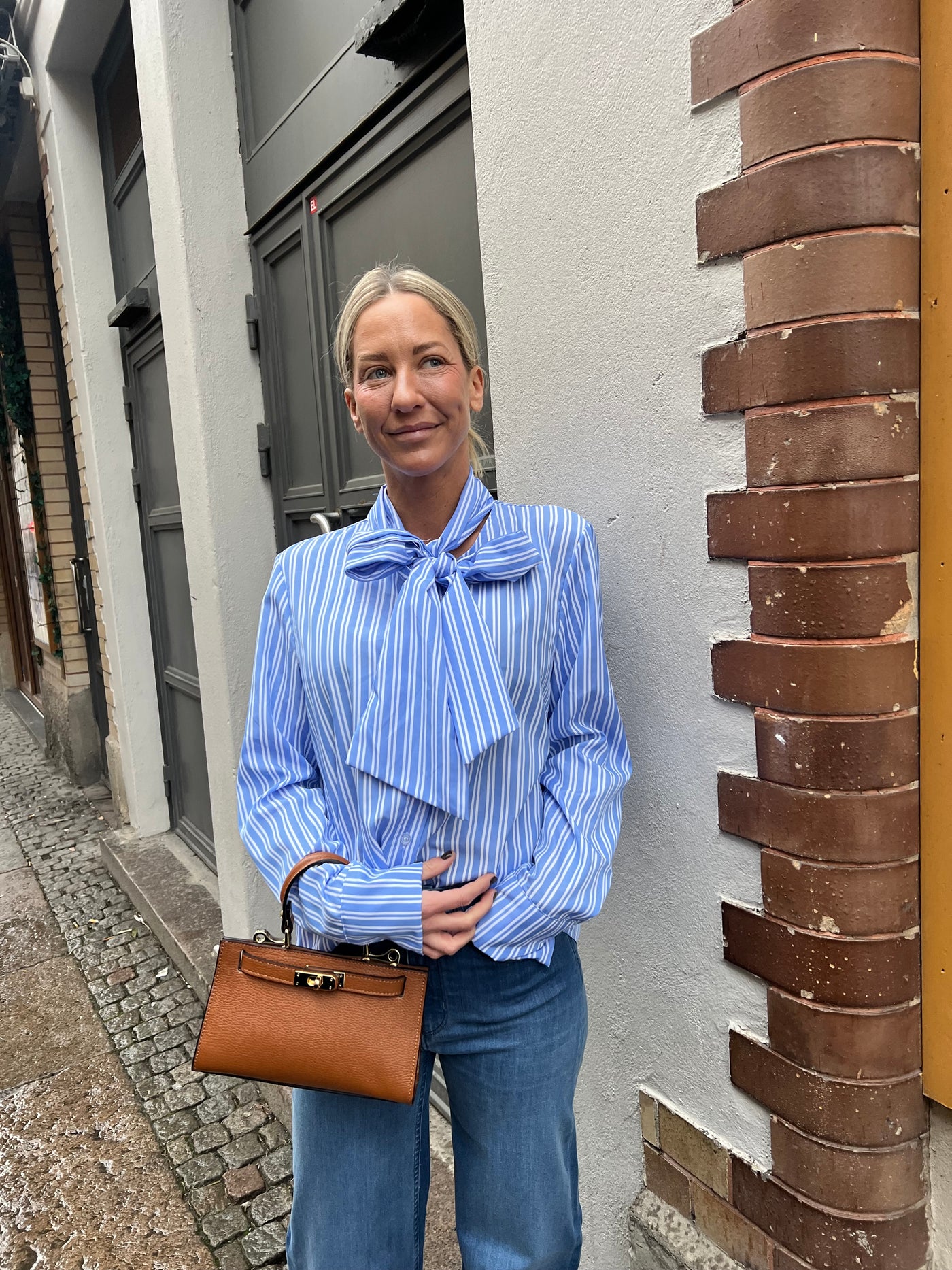 FREJA BLOUSE ROSETT/BLÅ RAND