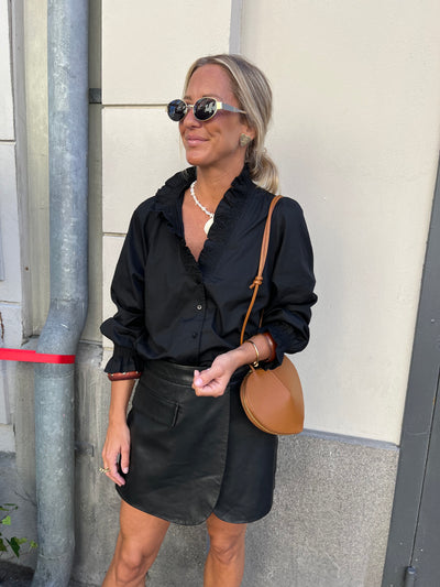 Brielle solid shirt black