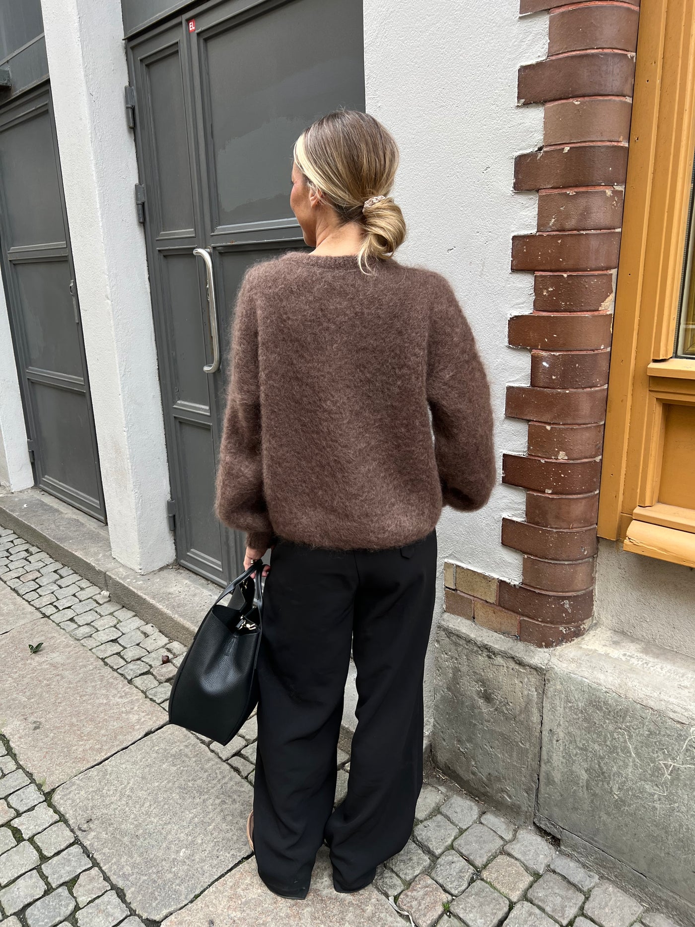 Roro mohair kofta  brun med pärlemoknappar