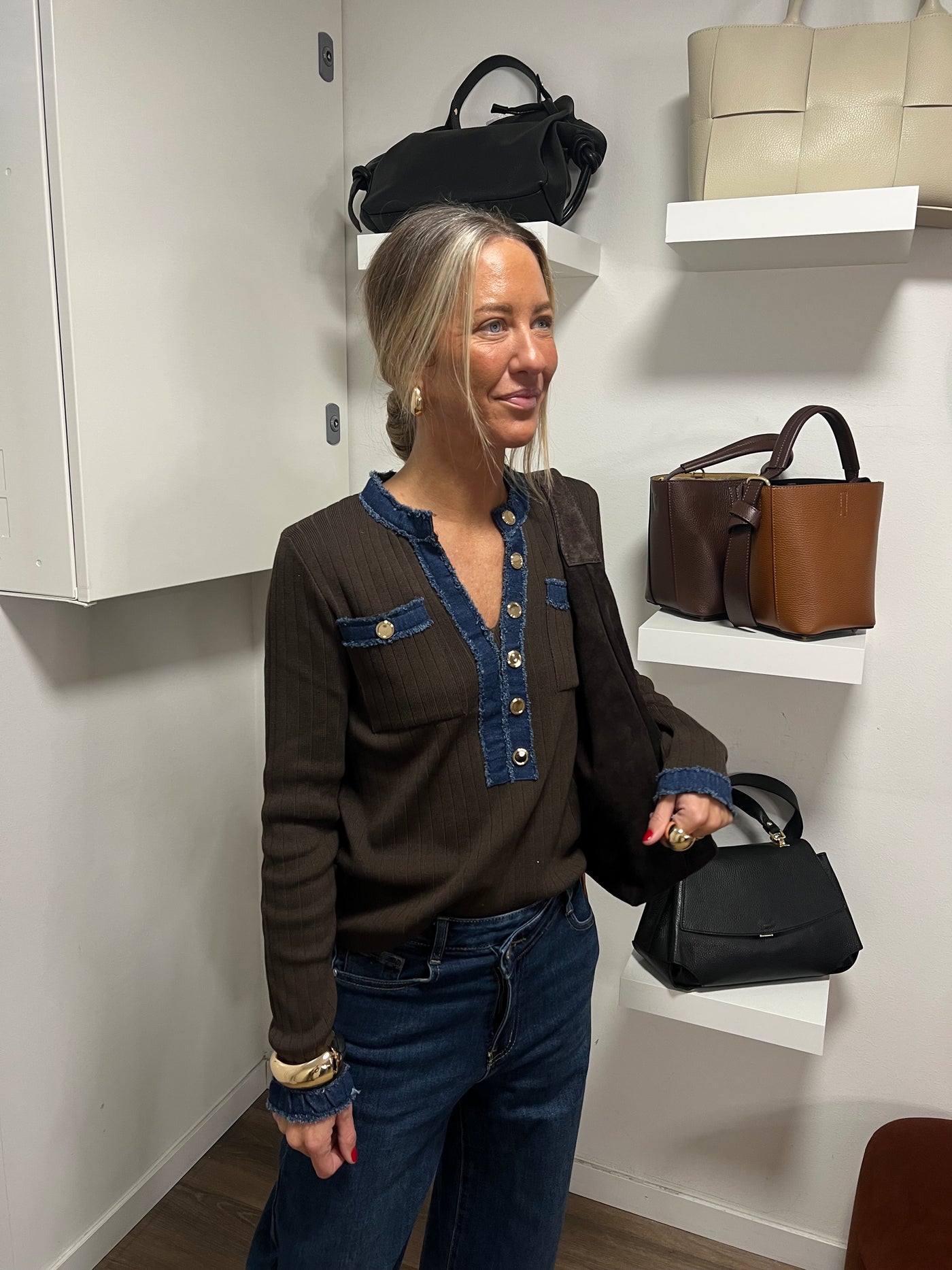 Latitia Brown top lev 7 dagar