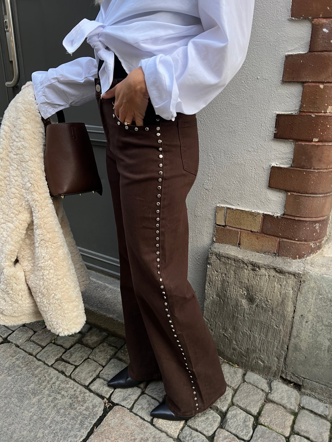 STUDS JEANS BROWN
