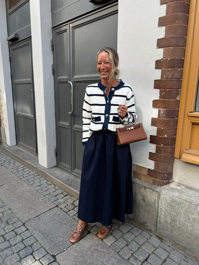 DONNA KOFTA randig vit/ med blå marin rand