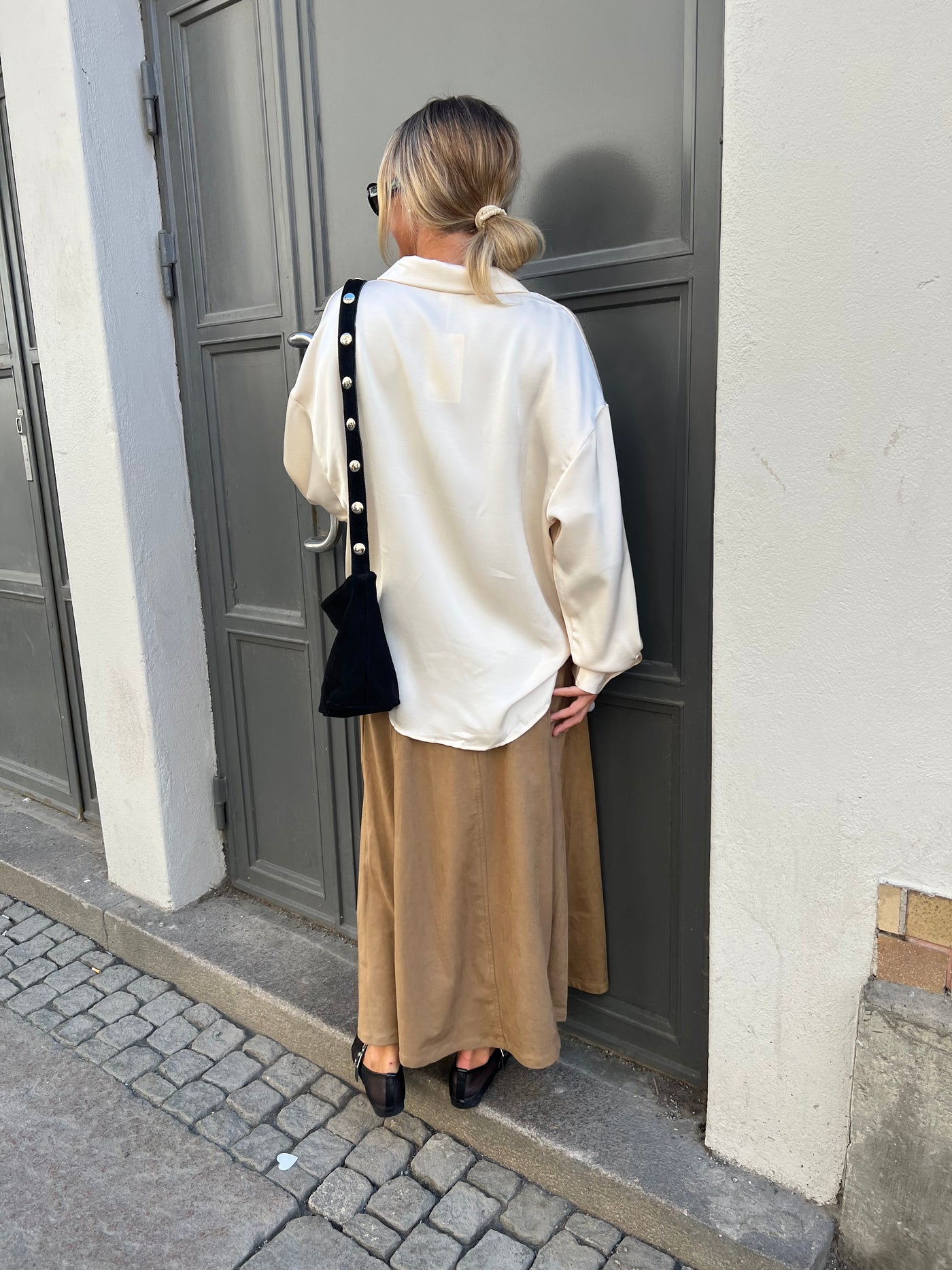 RAYA FAUX SUEDE SKIRT