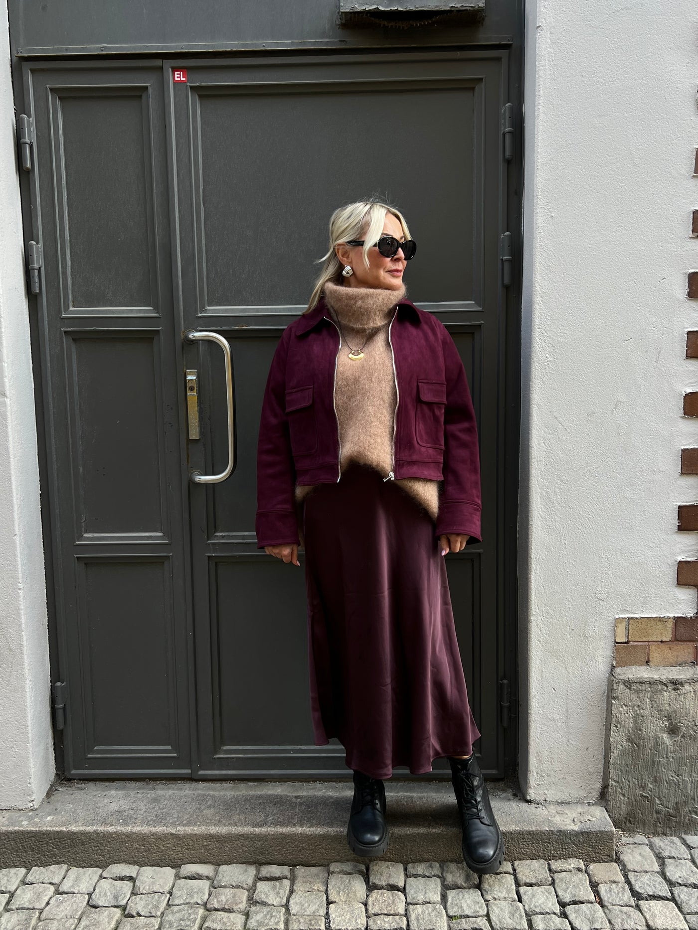 Neo Noir Bovary skirt Burgundy