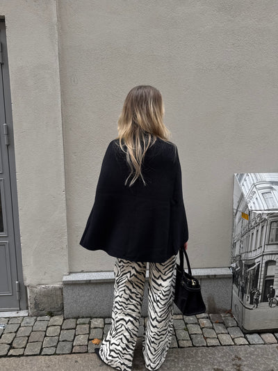 sierra cape tröja Svart