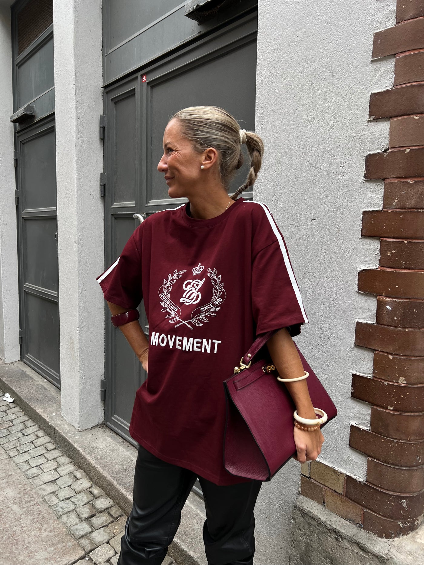 MOVEMENT Vinröd tshirt