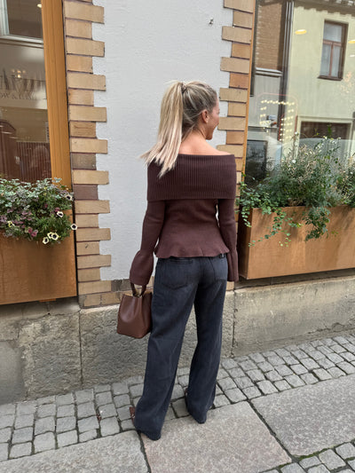 Andrea topp Brown