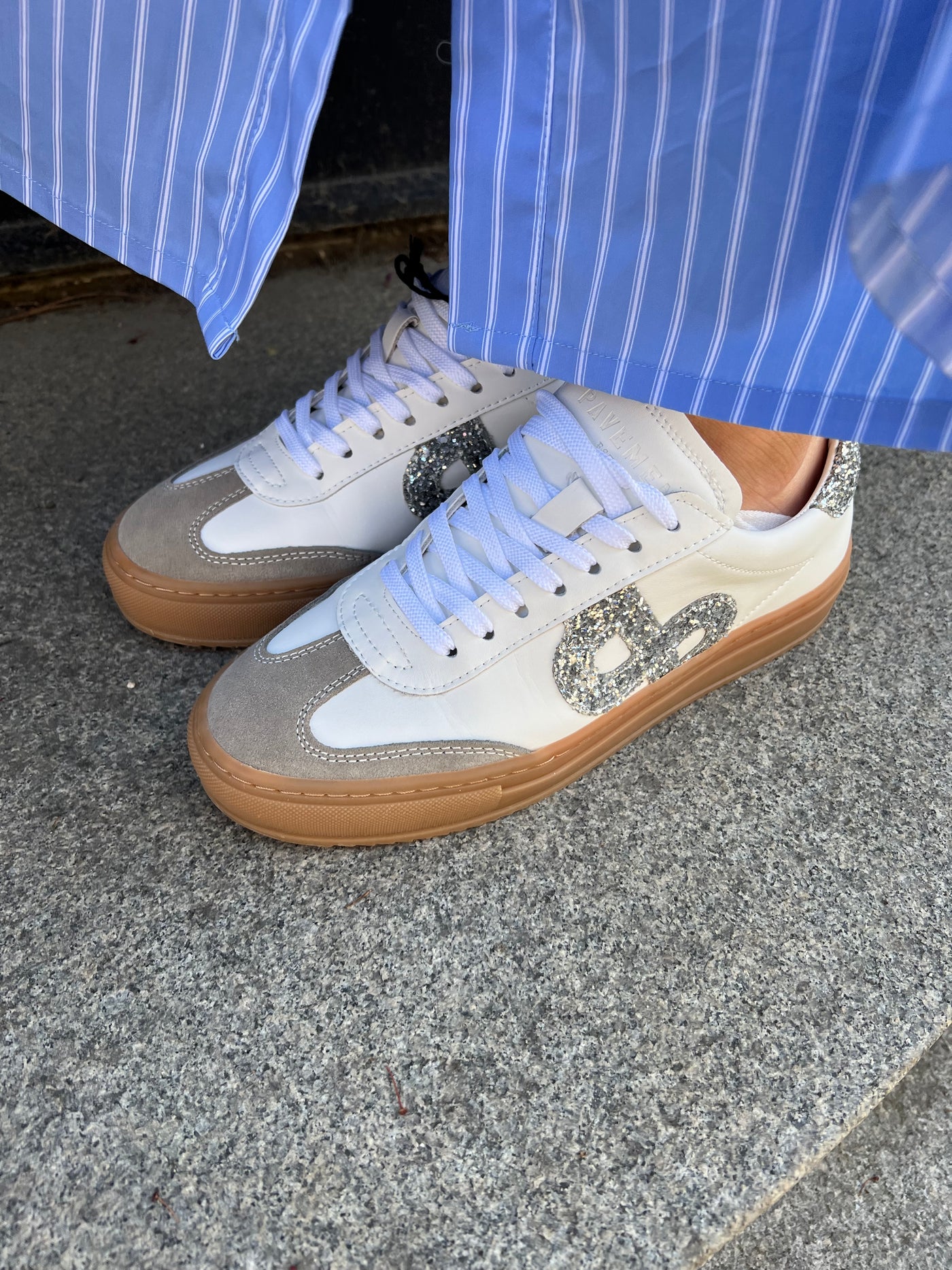 Pavement kohia white/silver