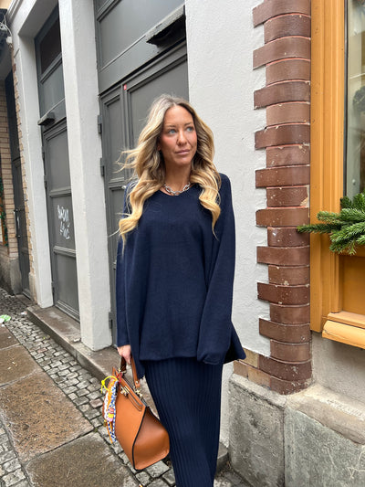 Kaya oversized tröja marinblå