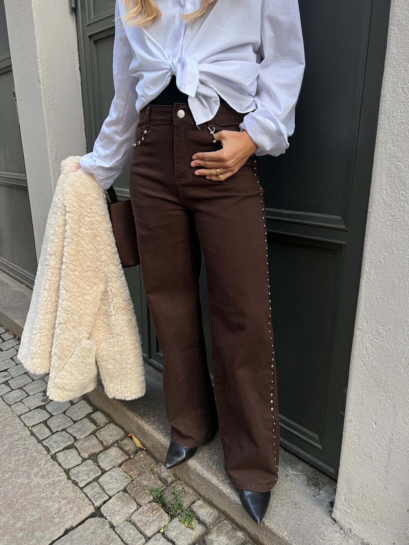 STUDS JEANS BROWN