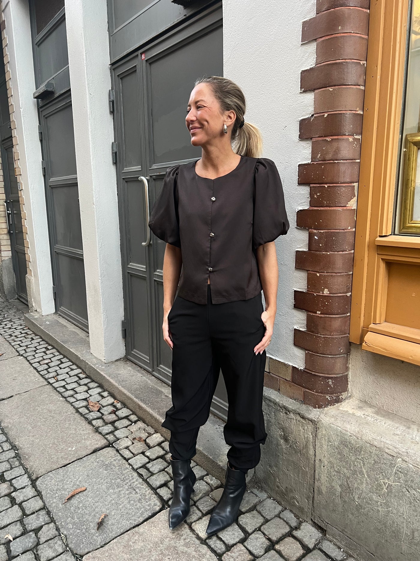 AISA DULL SATIN BLOUSE BROWN