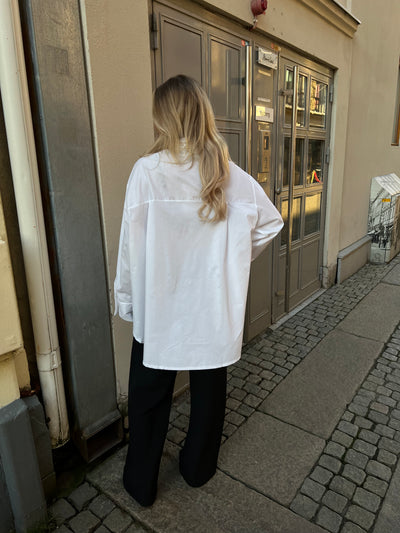 Marre white shirt/ gold bottom