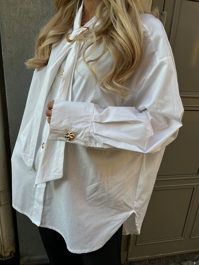 Marre white shirt/ gold bottom