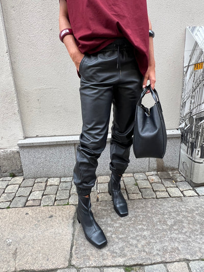 Pam Black boots stripe