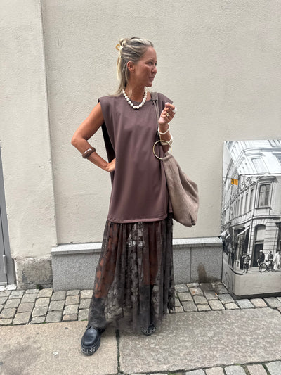 Filippa power dress Brown L5179U leverans 7 dagar