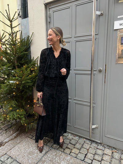 Zoe dress black leverans 7 dagar