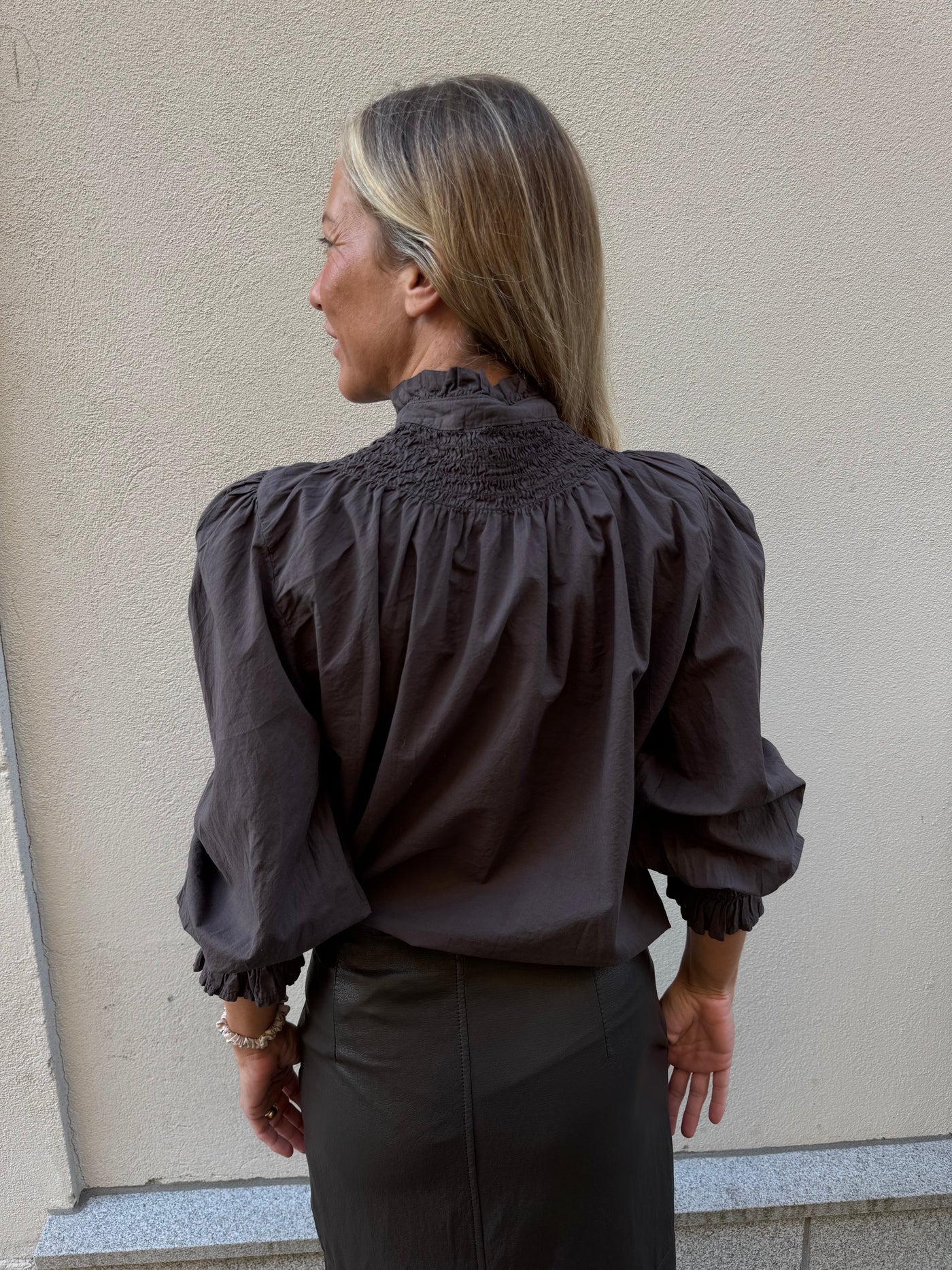 Fiona Blus Brown