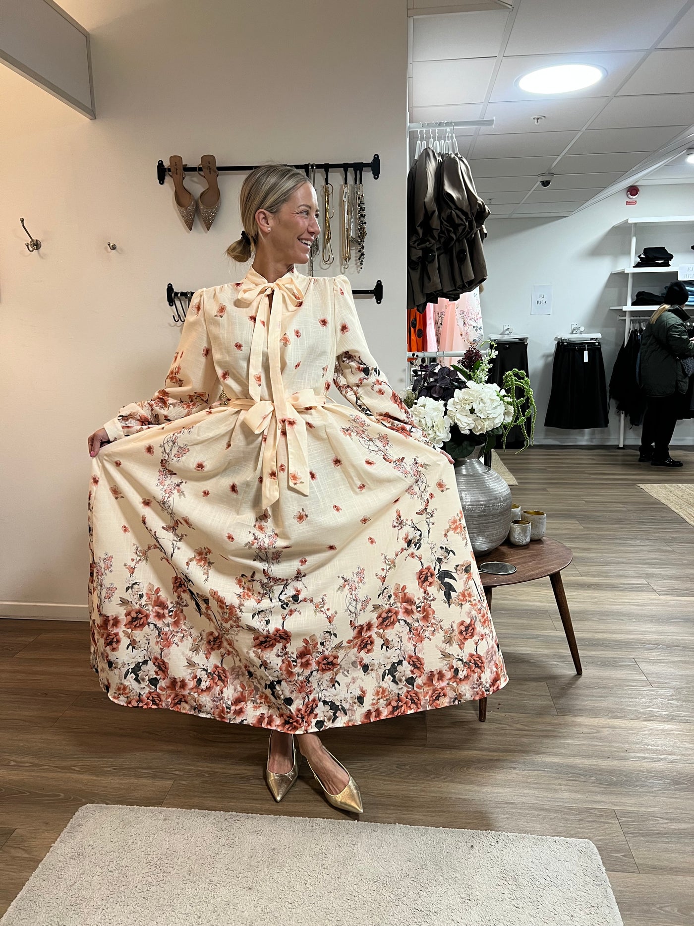 Hailey Dress Cream/aprikos