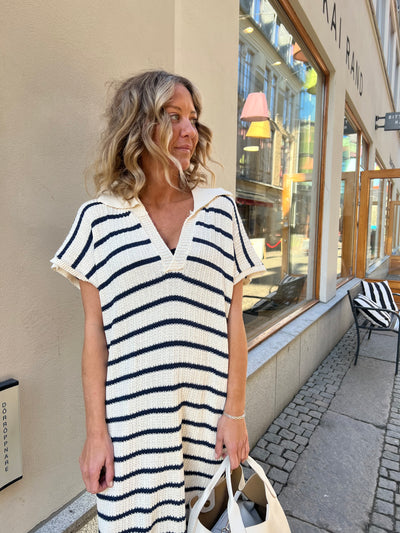 Cecilia dress offwhite/navy