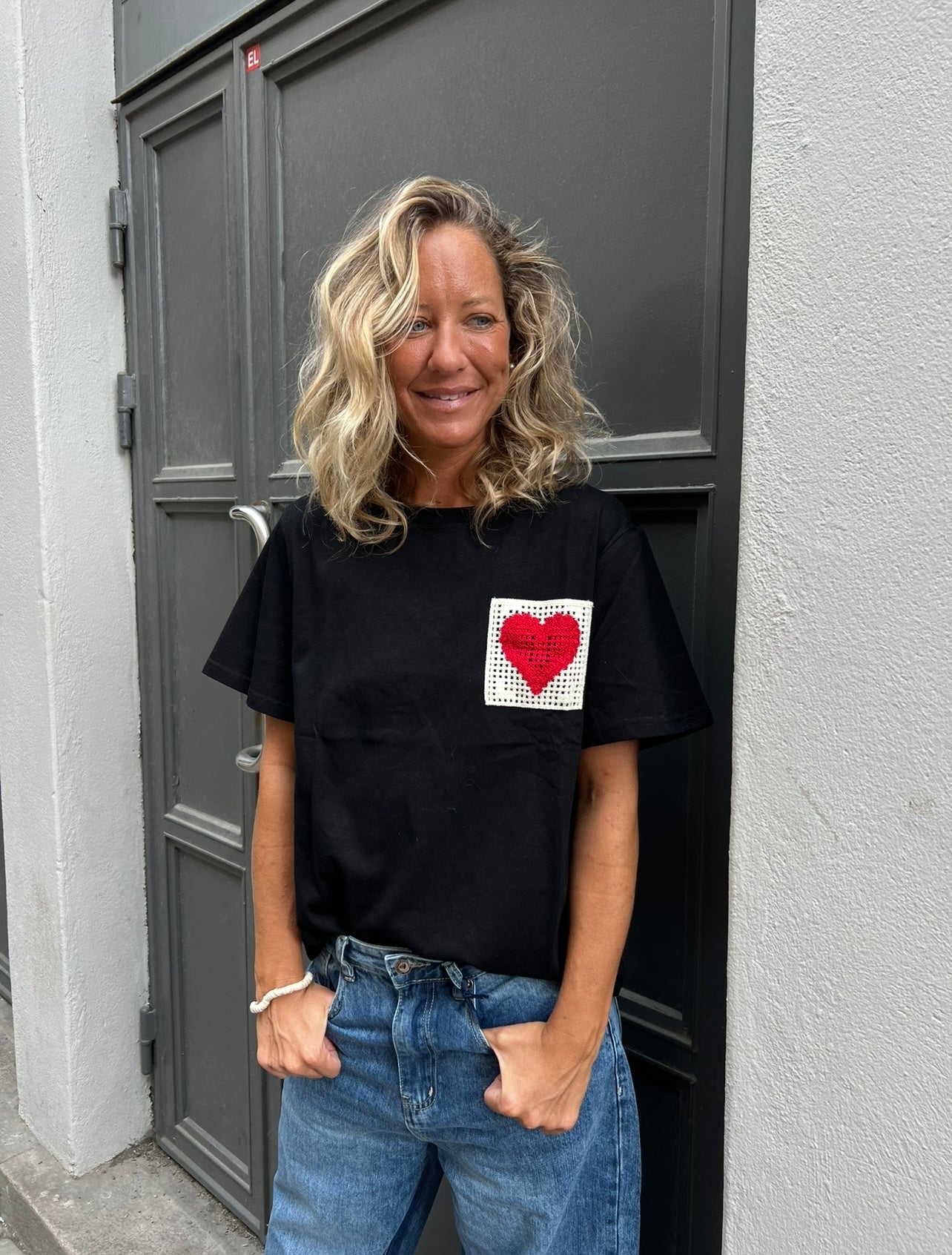 HEART TSHIRT BLACK