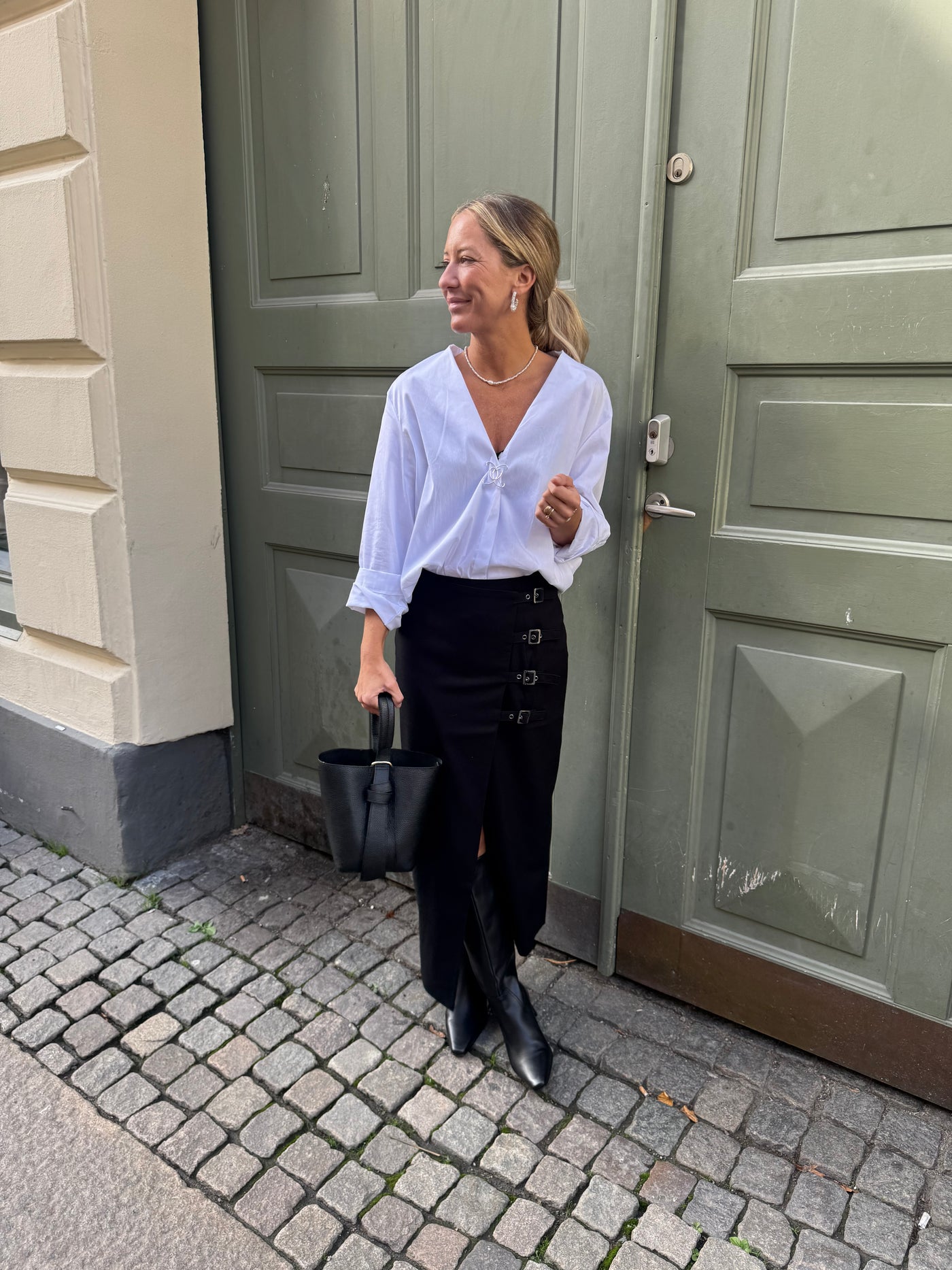 CMTAILOR-SKIRT BUCKLE DETAILS