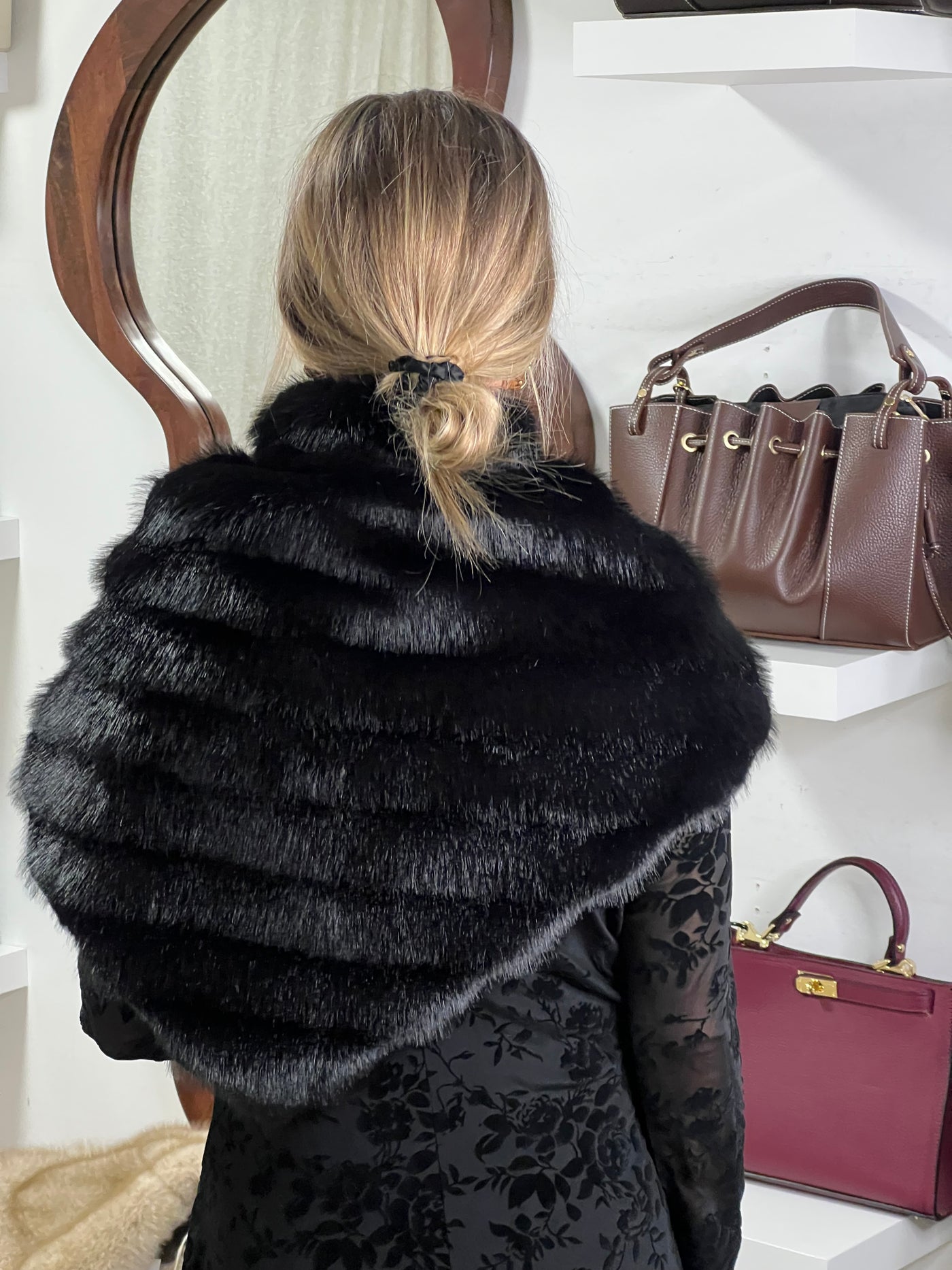 RITA PÄLS HALSDUK SVART