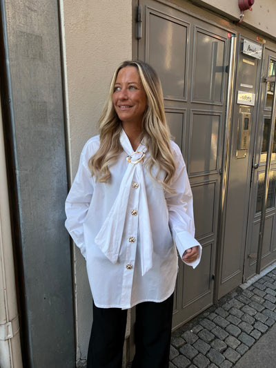 Marre white shirt/ gold bottom