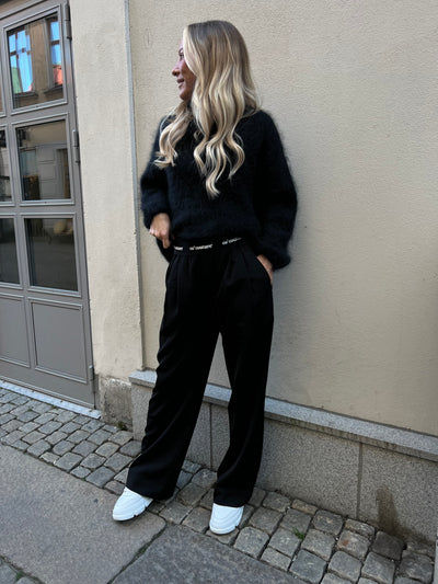 Amina CC logo pant black leverans 5 dagar