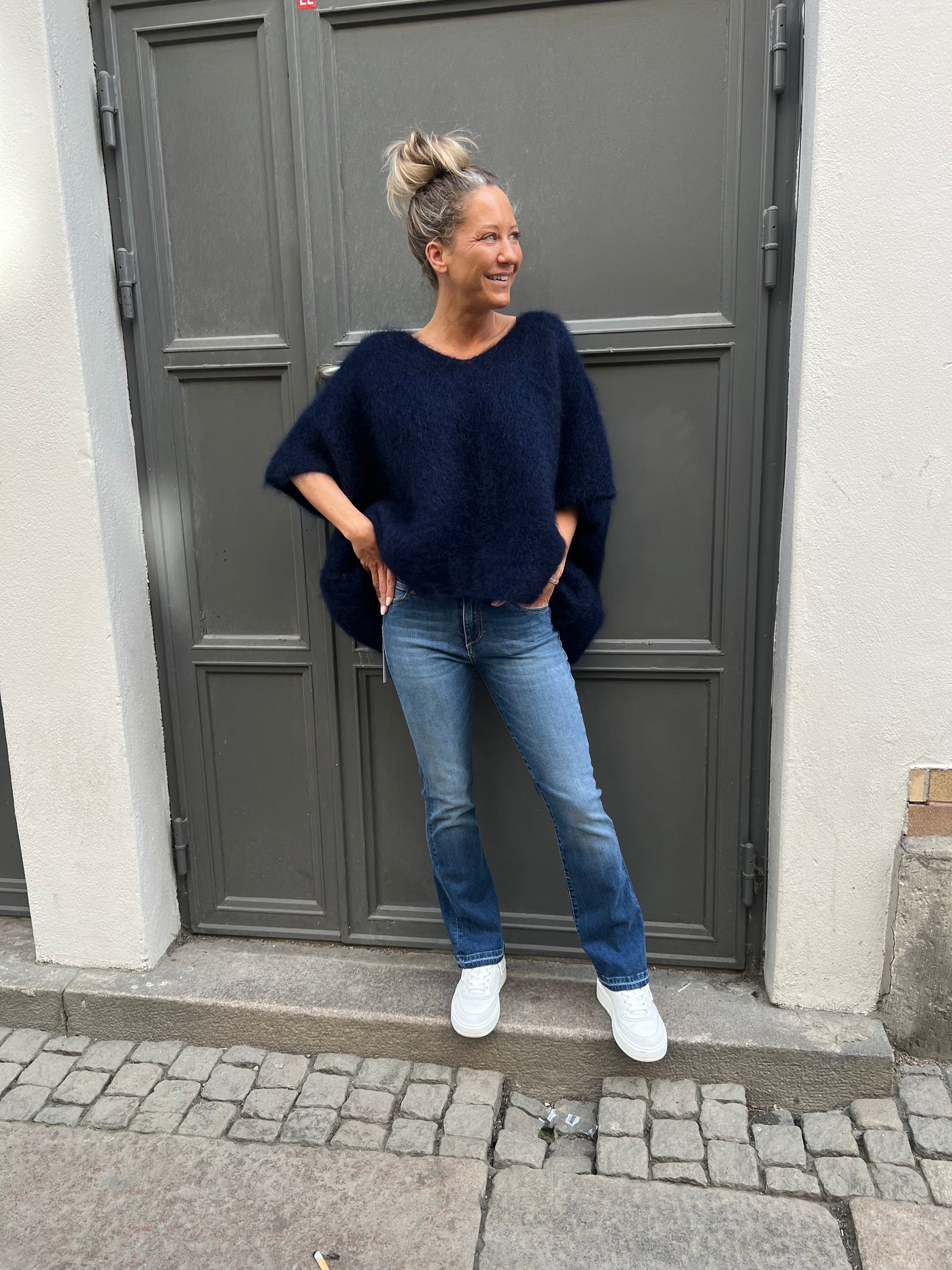 Roro mohair v-ring Navy väst - 23613