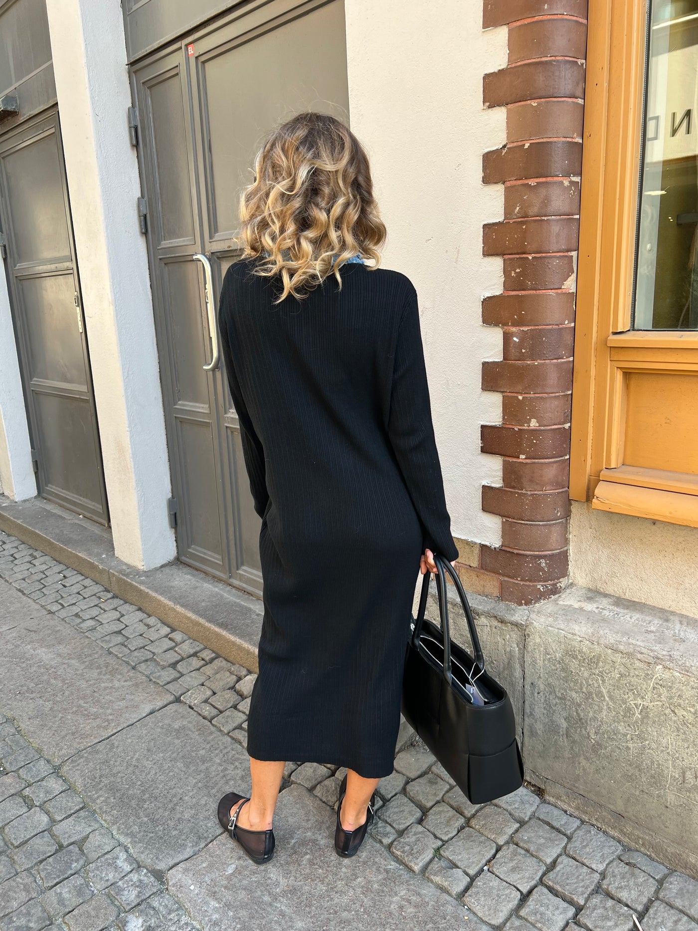 Daisy stickad klänning HA4126 leverans 7 dagar