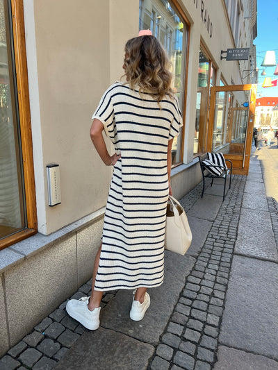 Cecilia dress offwhite/navy