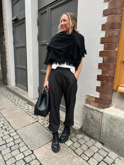 GOSSIA ATALIEGO Kostymbyxa grå med vit kritstrecks rand