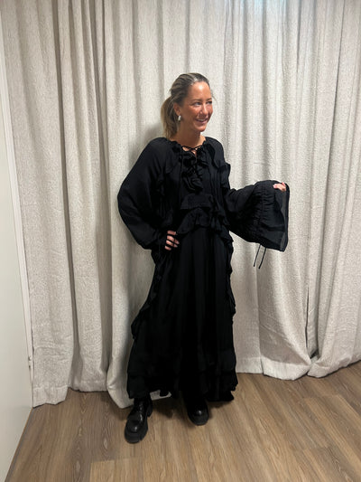 CMNORMA - LONG DRESS WITH RUFFLES IN BLACK