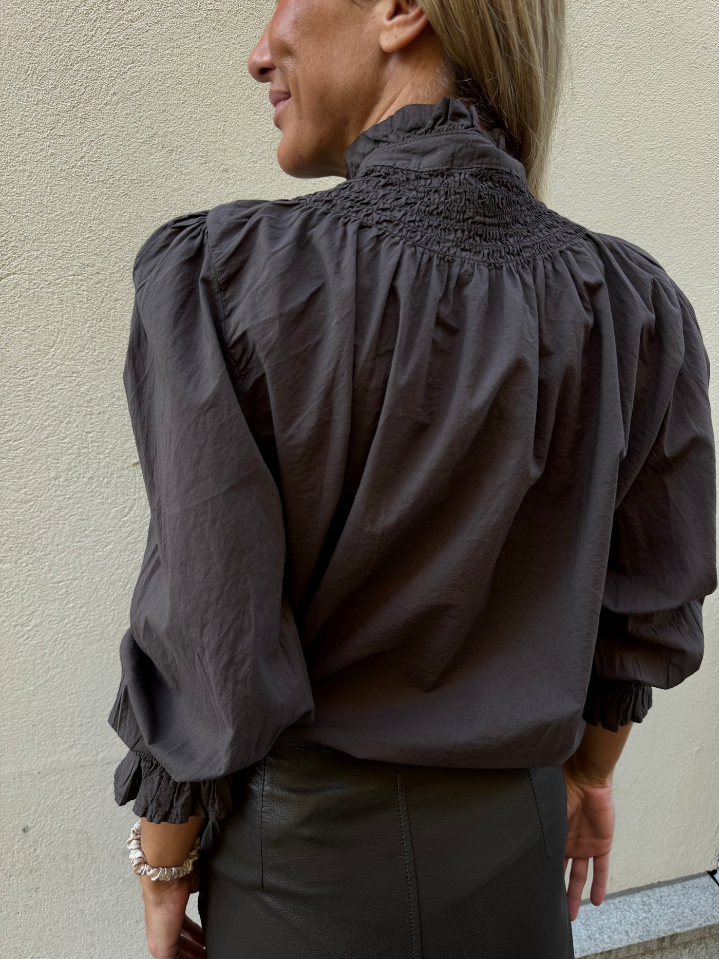 Fiona Blus Brown