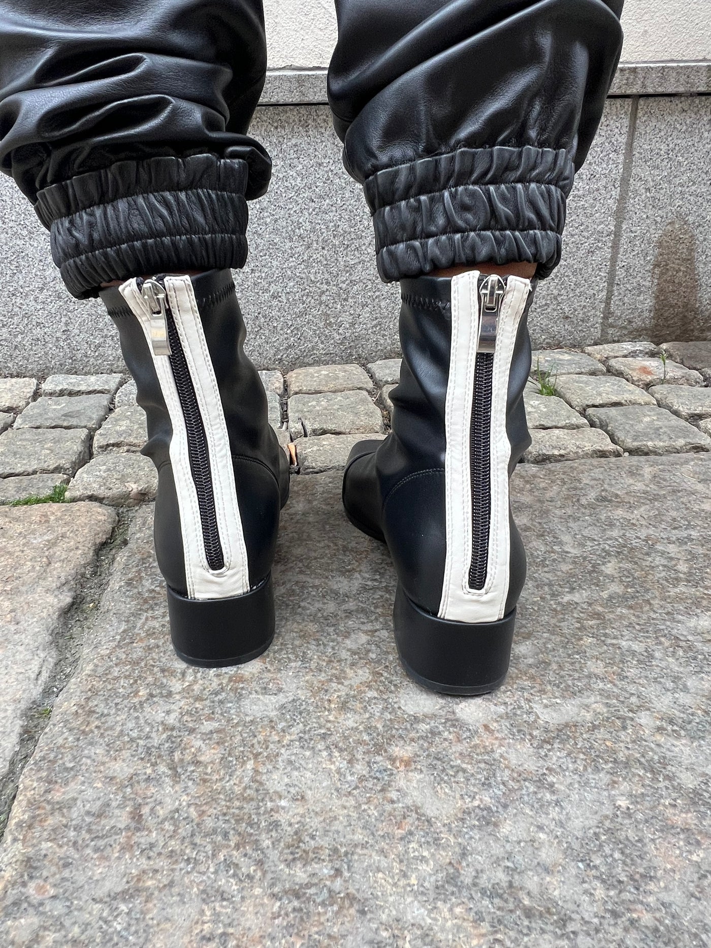 Pam Black boots stripe
