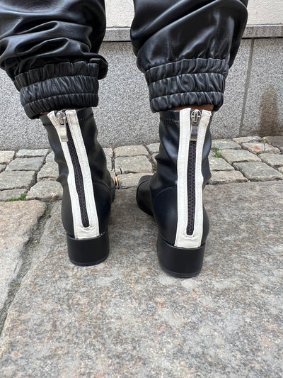 Pam Black boots stripe