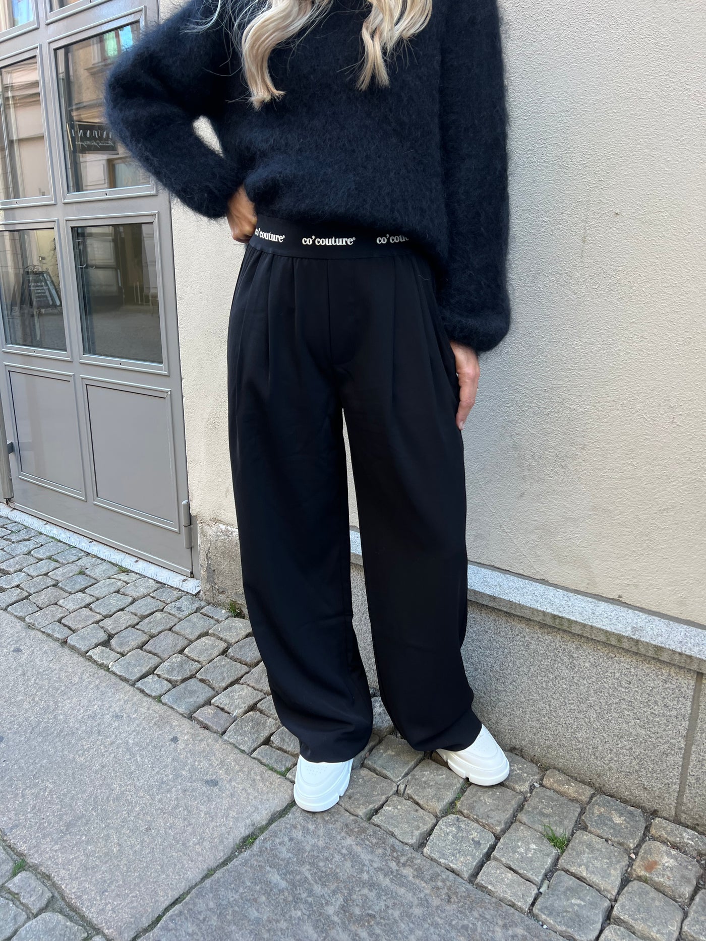 Amina CC logo pant black leverans 5 dagar