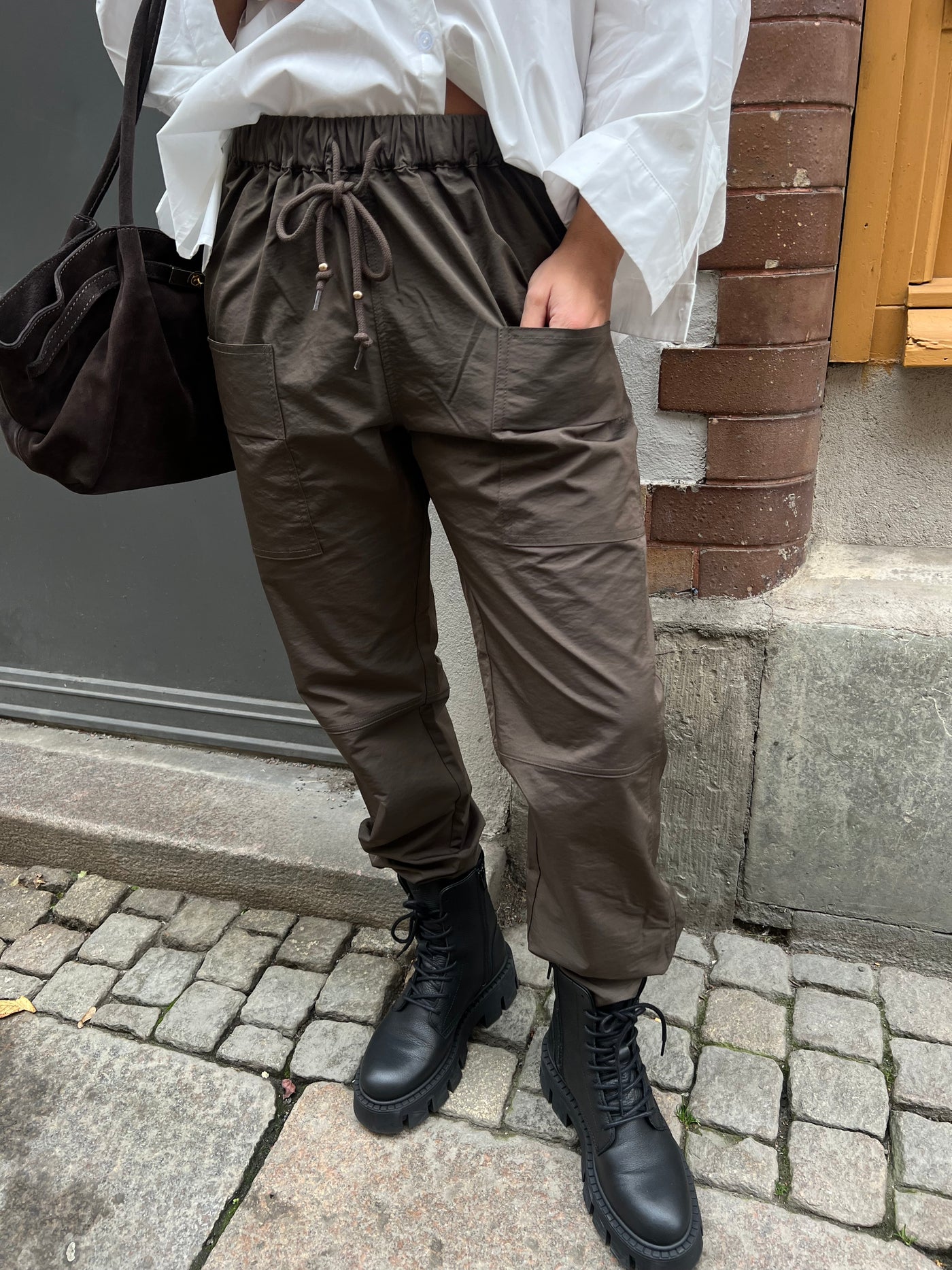 THILLA PANT coffee  GOSSIA