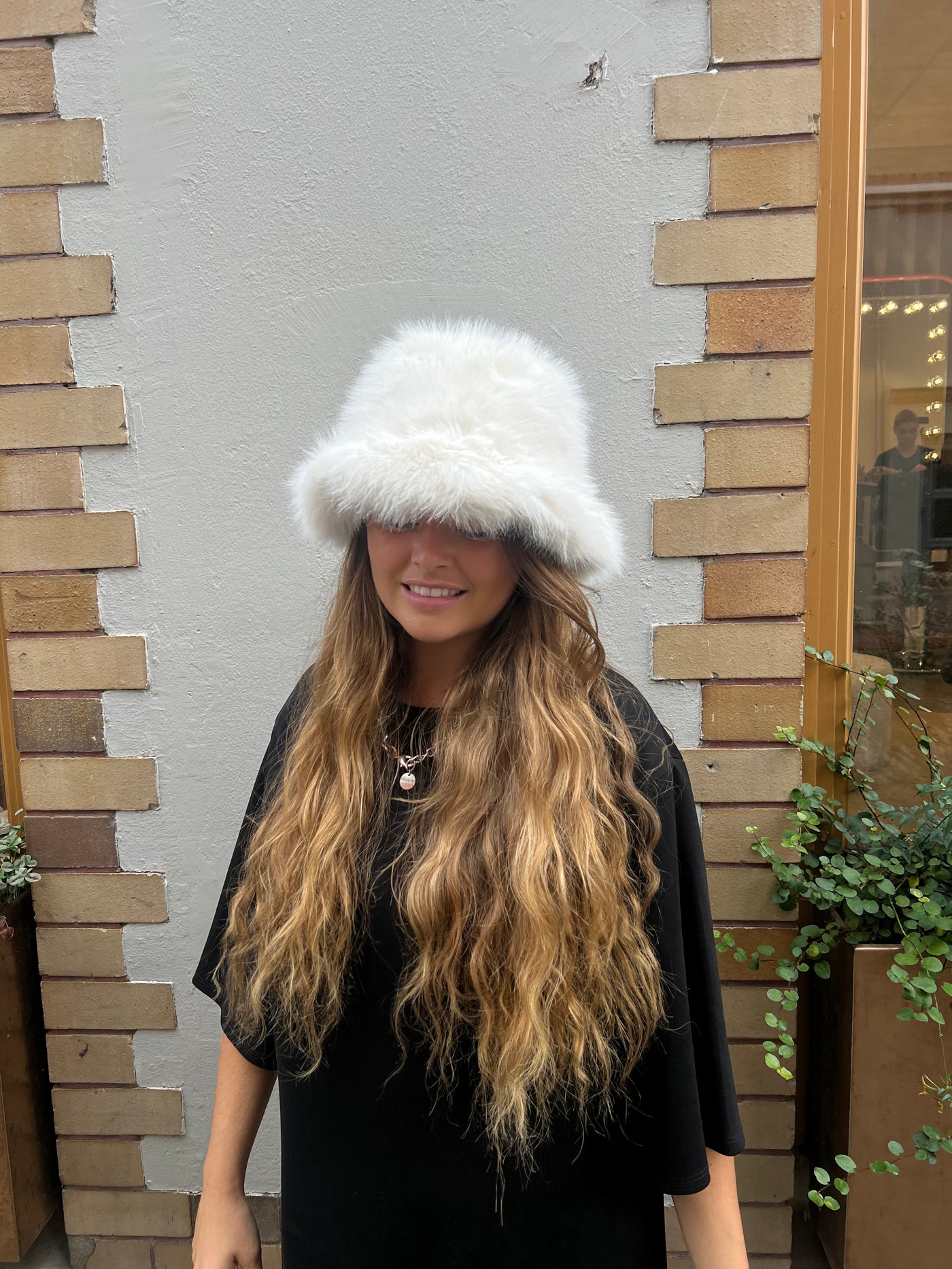 Pälshatt bucket modell White