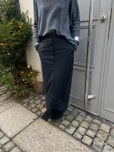 Penn& ink lång kjol 1681