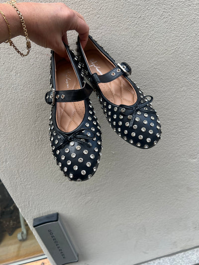 Moon ballerina med nitar 260