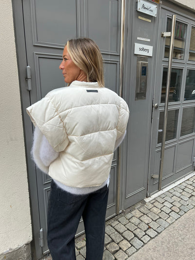 MOUNT PUFFER VEST offwhite