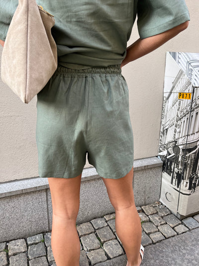 NOOR LINNE SHORTS GREEN