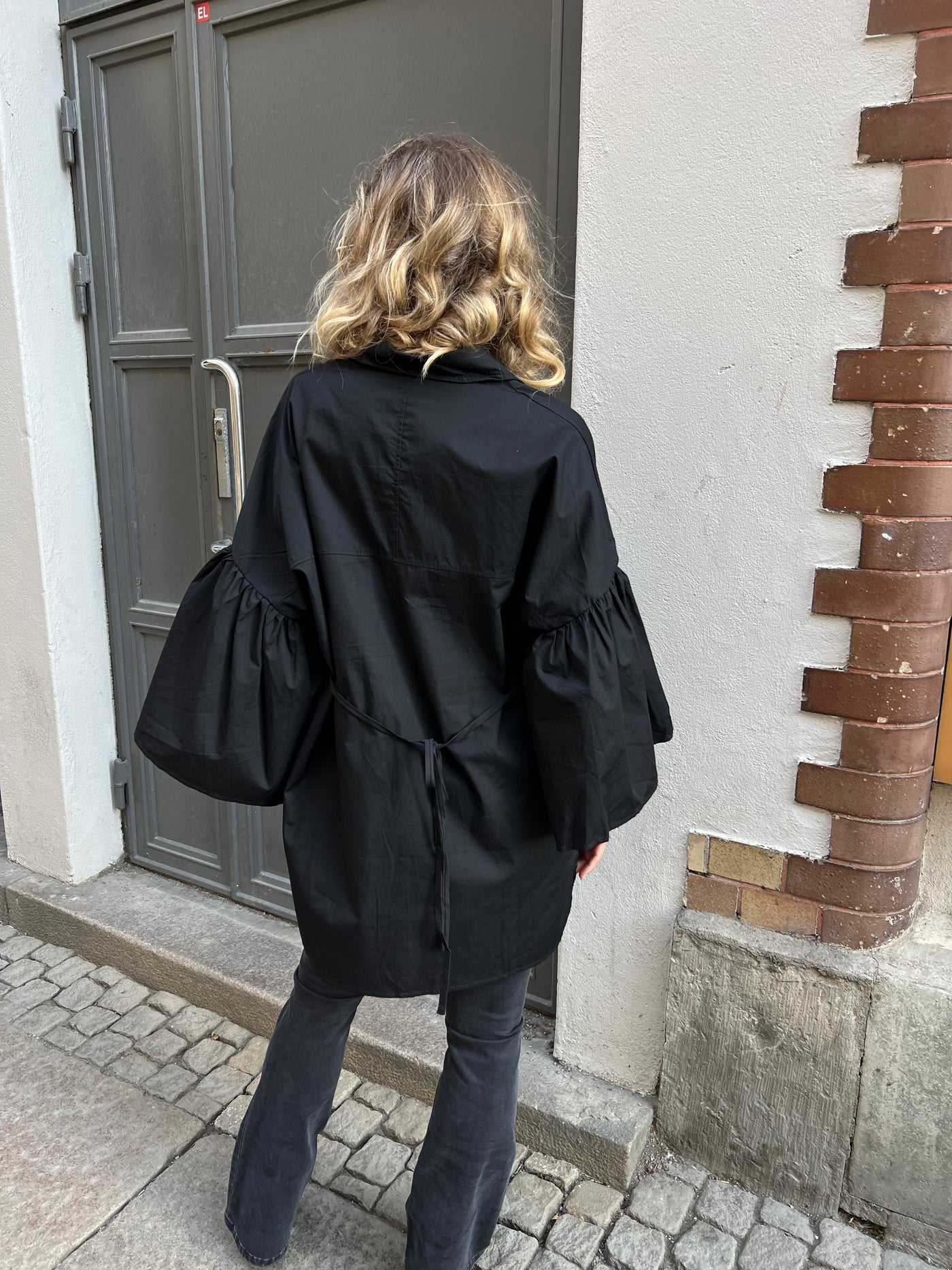 Camille black shirt HH2202