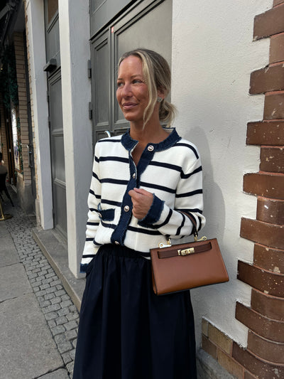 DONNA KOFTA randig vit/ med blå marin rand