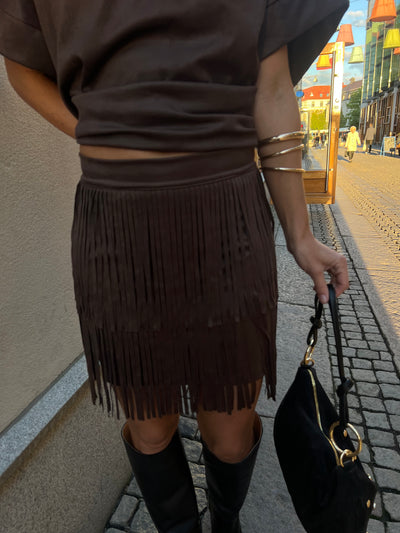 New France’s skirt dark brown