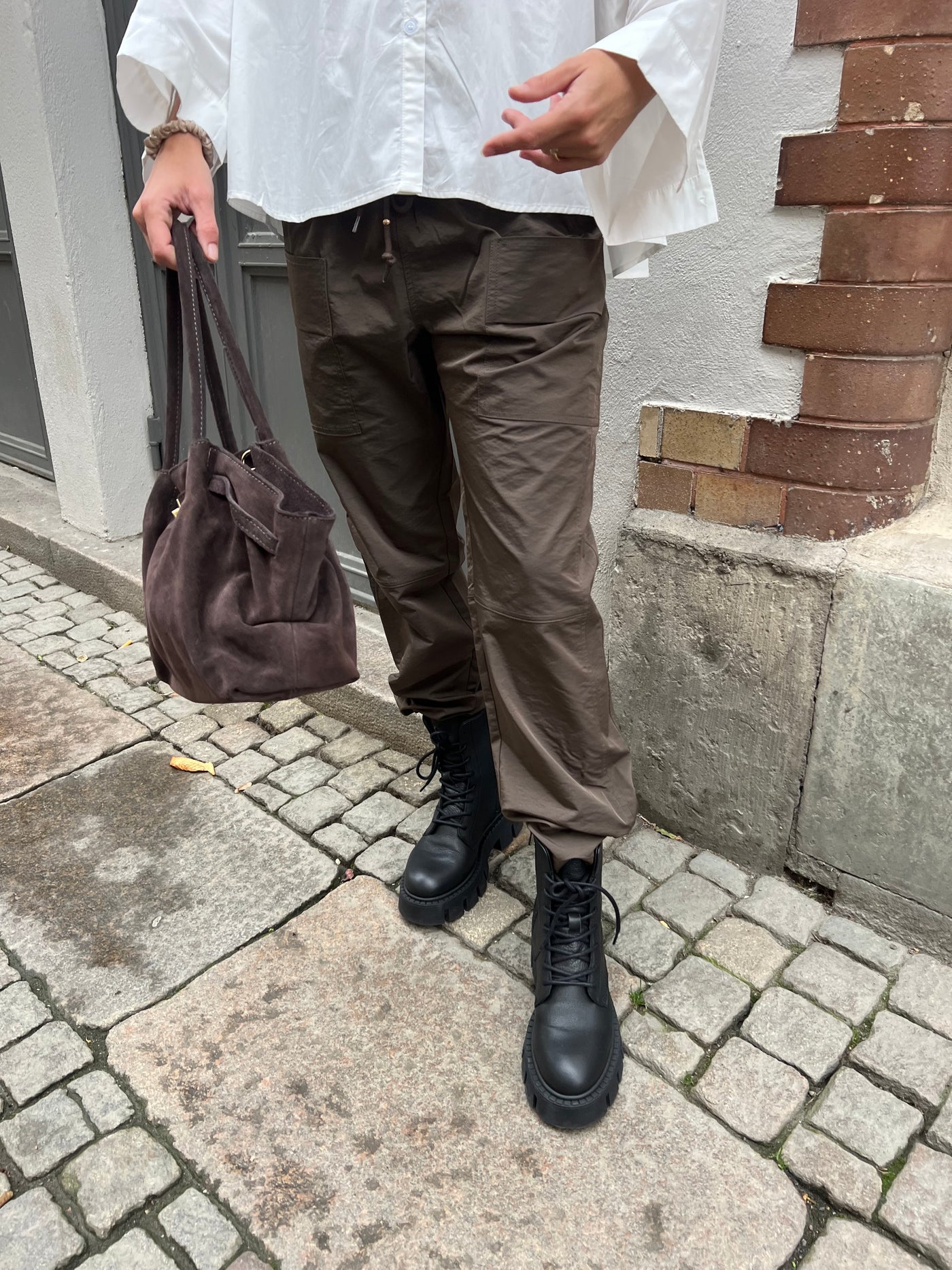 THILLA PANT coffee  GOSSIA