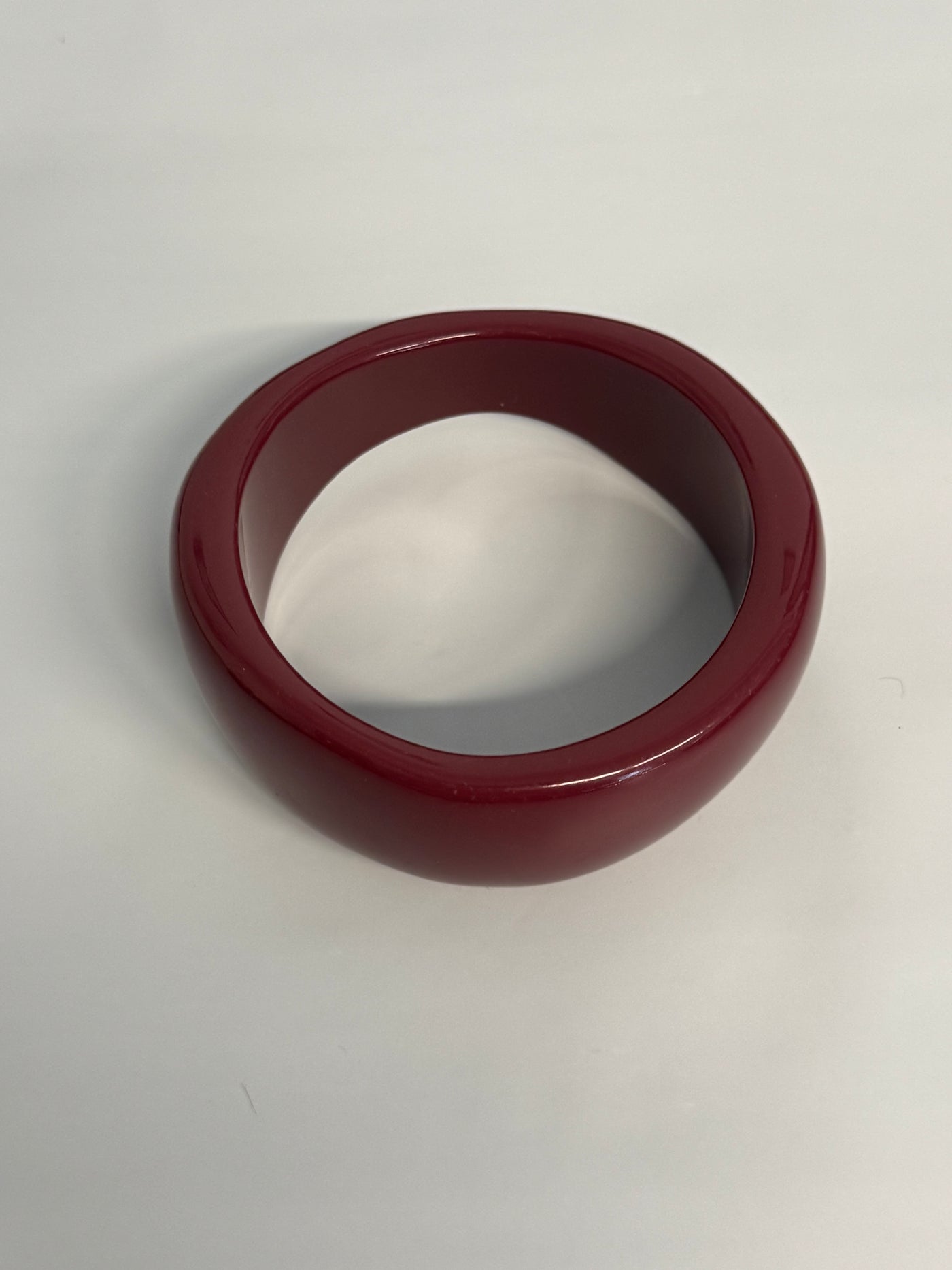 New dark red Bracelt round